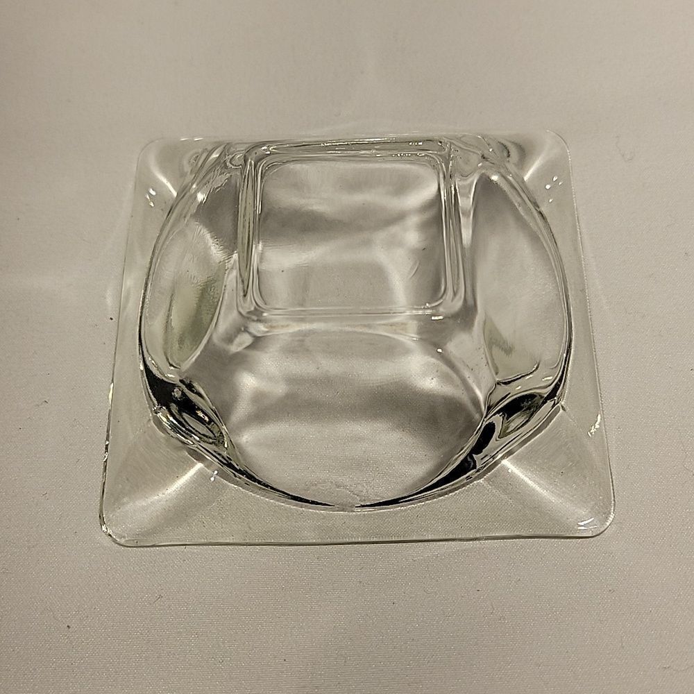 Glass ashtray - Picture 2 of 2
